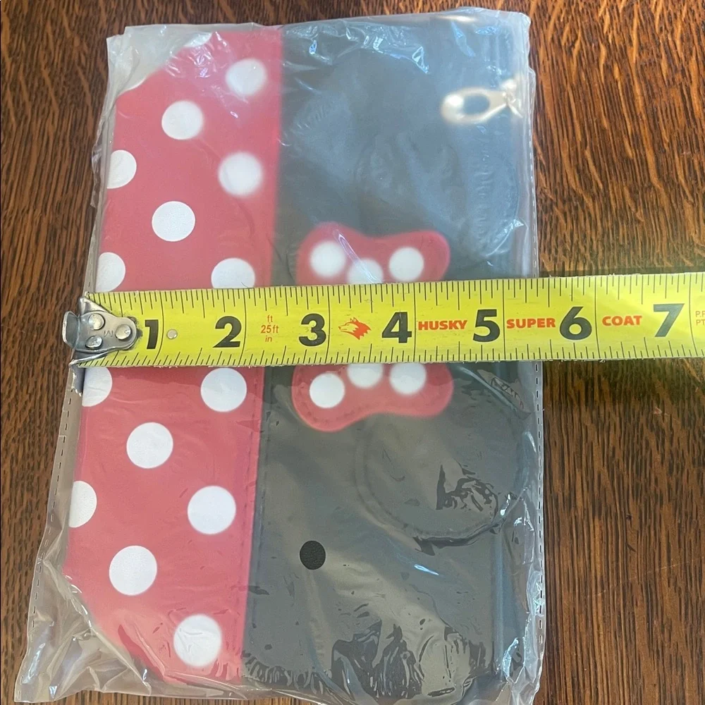Red and black Polka Dot Minnie mouse Wristlet nwt